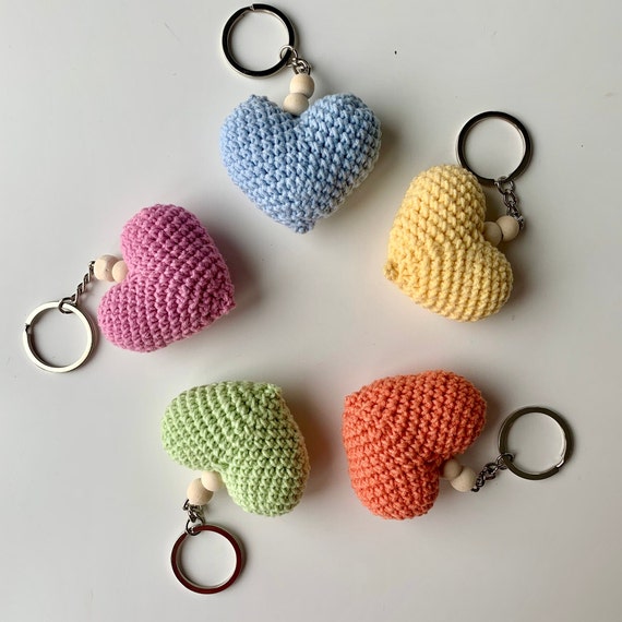 Porte-clés en peluche mignon, coeur amigurumi au crochet, porte