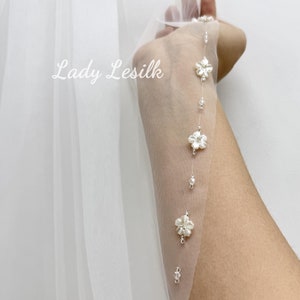 Floral Beaded Veil,White Bridal Veil,Ivory Wedding Veil,Handmade Veil,Fingertip Veil,Delicate Edge Veil,Beaded Bridal Veil,Cathedral Veil,