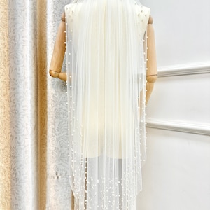 Pearl Wedding Veil,Ivory Bridal veil,1Tier Beaded Veil,Unique Veil,Short/Fingertip Veil,Soft Tulle Cathedral Veil,knee length veil