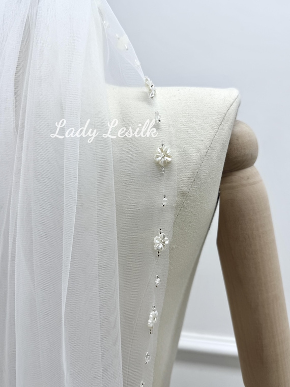 Beaded Bridal Veil,ivory Wedding Veil,delicate Edge Veil  display picture 1