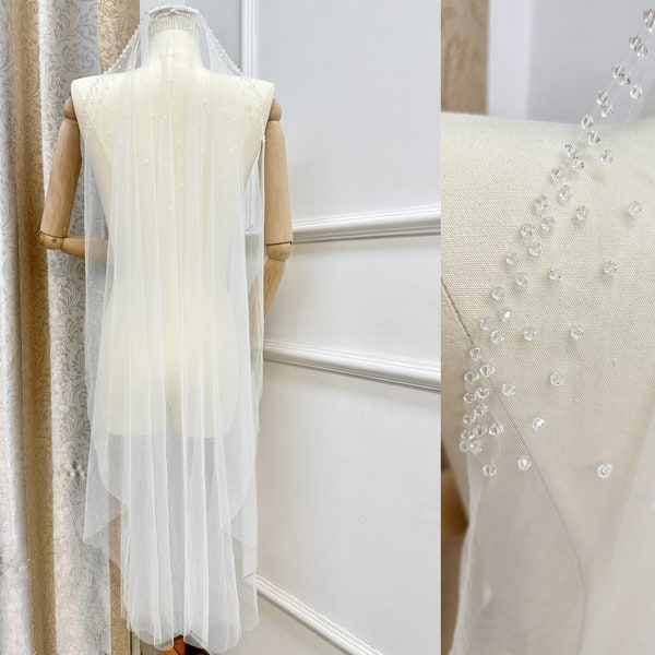 Elegant Crystal Wedding Veil,Simple Bridal Veil,1Tier Beaded Veil, Soft Tulle Veil,White/Ivory Fingertip Veil,Unique Bride Veil,knee length