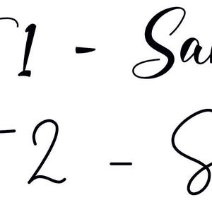 K&ouml;nnte beinhalten: Zwei verschiedene Schriftstile werden mit dem Wort "Sample" in jedem Stil gezeigt. Die erste Schriftart ist ein traditionellerer Kursivschrift, w&auml;hrend die zweite Schriftart ein modernerer Kursivschrift ist.