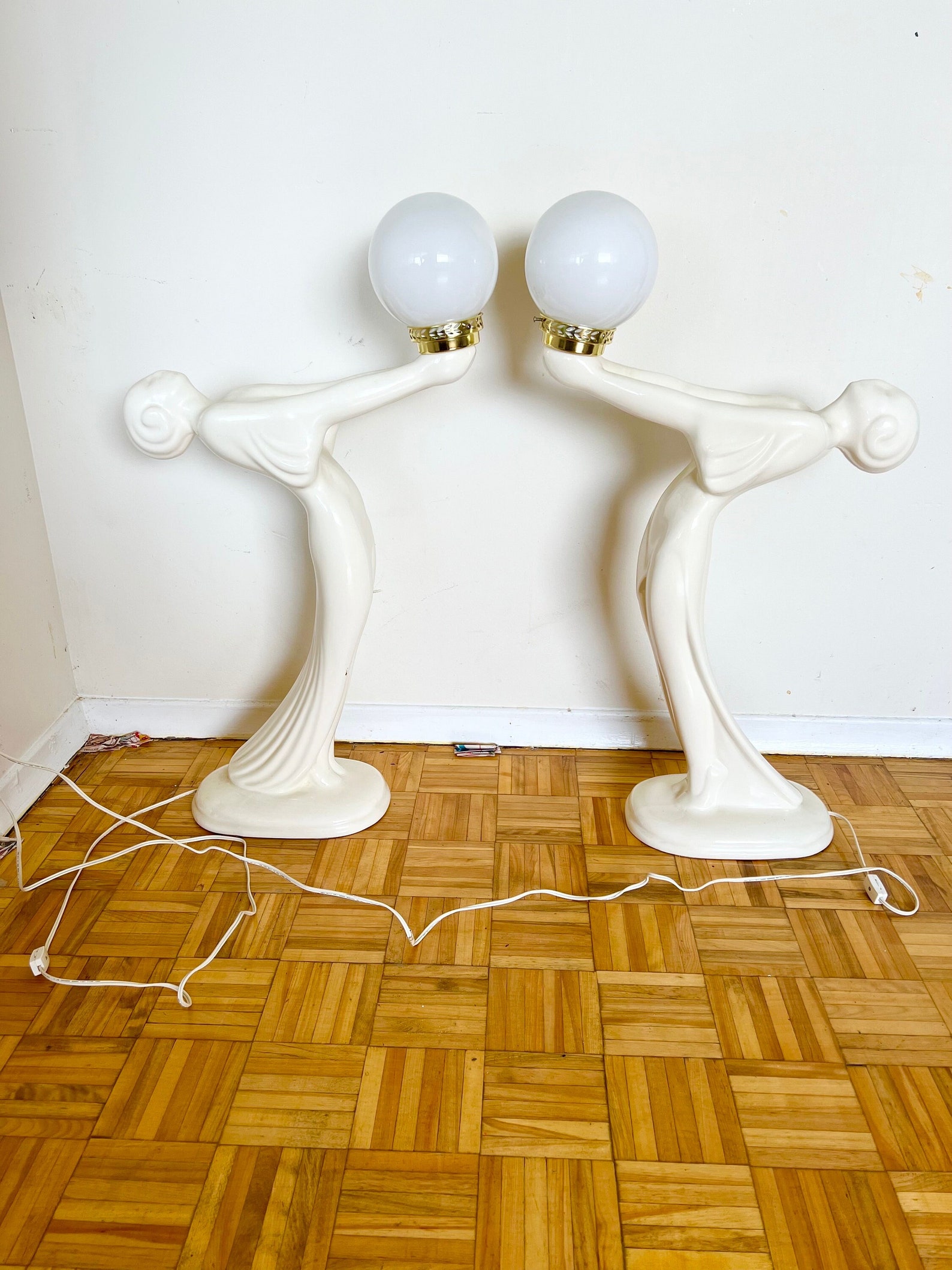 Vintage Lady Lamp. Art Deco Lamp. Vintage Table Lamp, Vintage Glazed