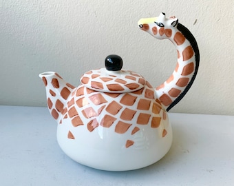 Vintage giraffe Teapot, ceramic teapot,coffee teapot, kitchen decor, kitschy teapot, tea/coffee pot
