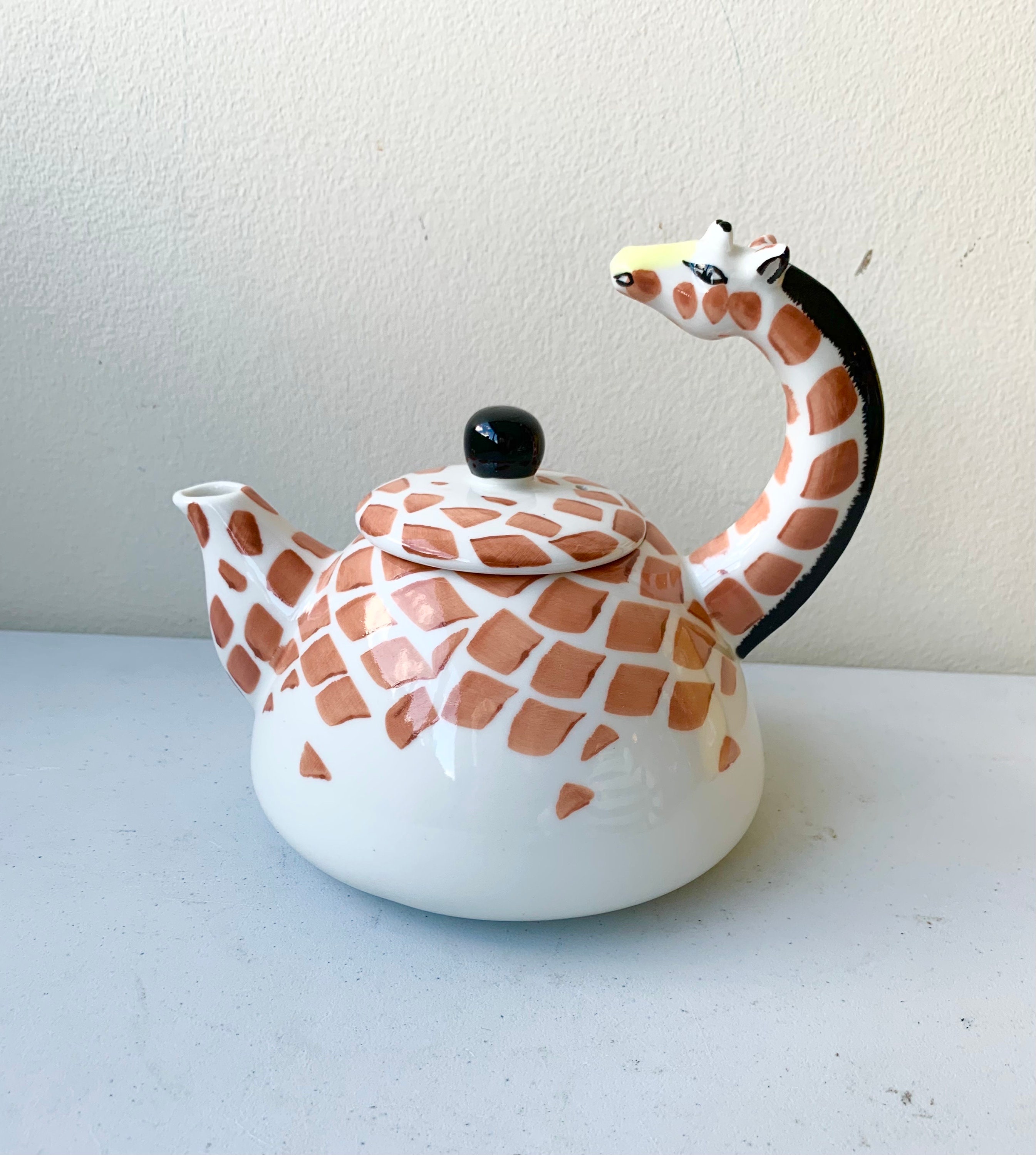 Vintage giraffe Teapot, ceramic teapot,coffee teapot, kitchen decor,  kitschy teapot, tea/coffee pot
