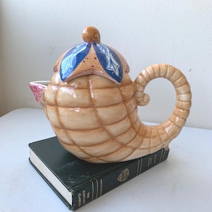 Vintage shell Teapot. ceramic teapot. coffee teapot. sealife teapot. tea/coffee pot.