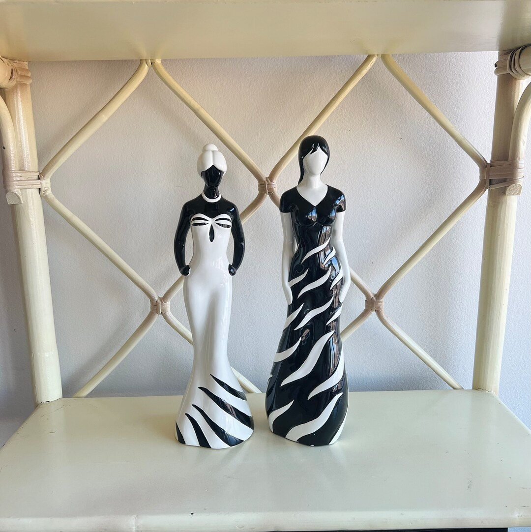 Vintage Lady Statue. Vintage Art Deco Piece. Old Hollywood Statue