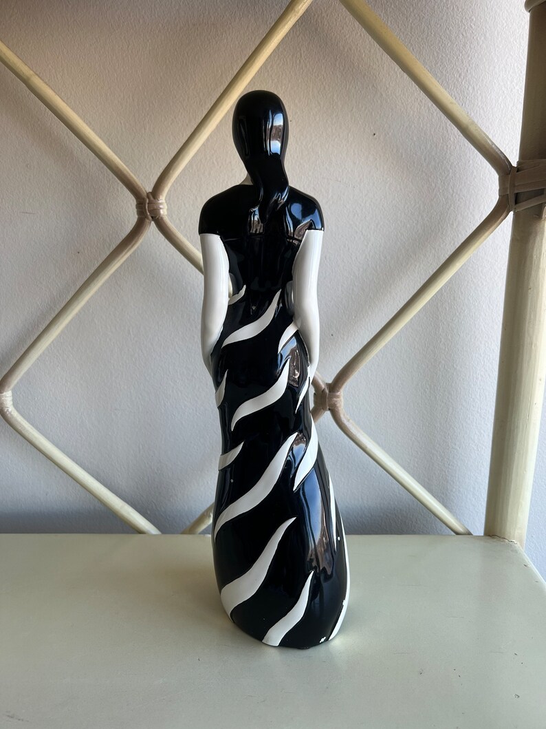 Vintage Lady Statue. Vintage Art Deco Piece. Old Hollywood Statue