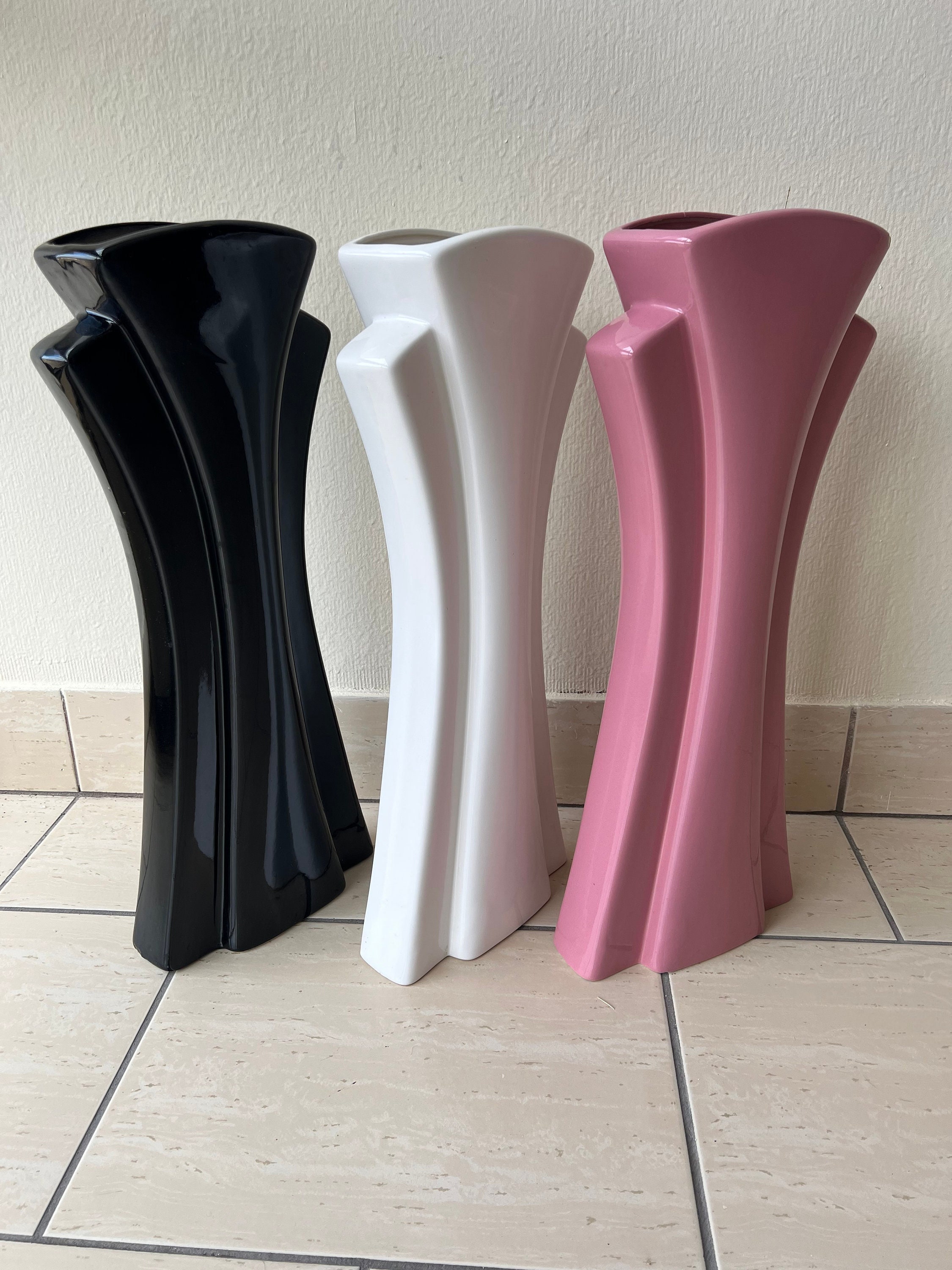 Tall Floor Vase, Ceramic Vases, Modern Home Decor, Flower Vase for Shelf  Home Decoration, Tall Creative Flower, Pink Vase, 16.5 Inch. Sophisticated  Vessel for Decorative Branches and Dried Flowers : : Home