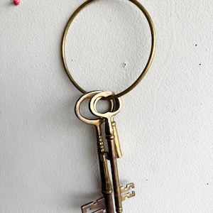 Vintage Brass Skeleton Keys on a Ring. Set of Brass Keys on a Ring, Large Brass Keys. Antique-Style Decorative Keys for Wall Hanging.
