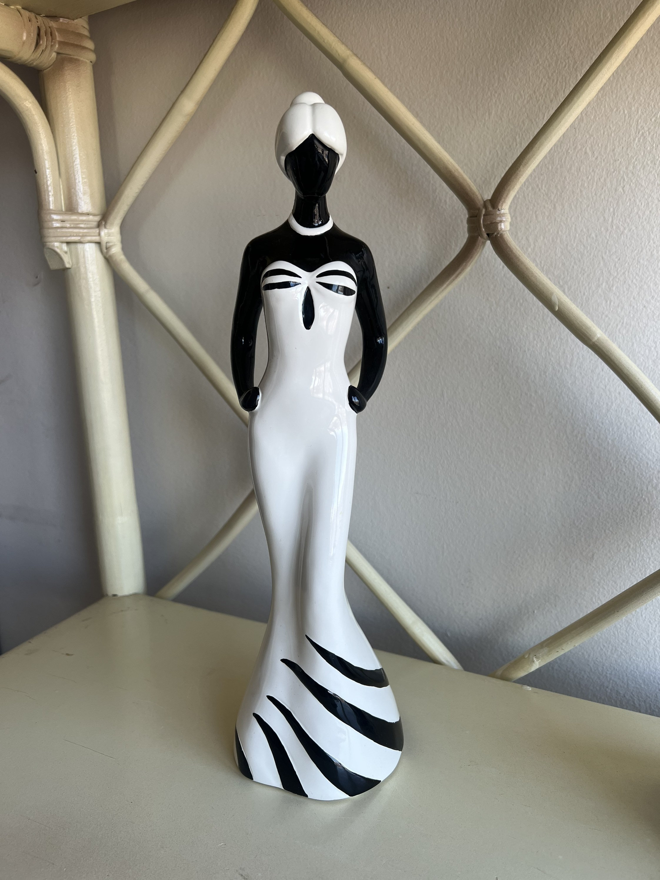 Vintage Lady Statue. Vintage Art Deco Piece. Old Hollywood Statue