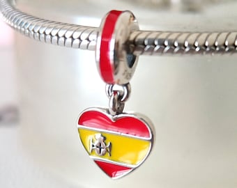 El encanto colgante de la bandera del corazón de España se adapta a la pulsera Pandora / regalo para ella / joyería hecha a mano para las mujeres regalo 925 plata encanto europeo