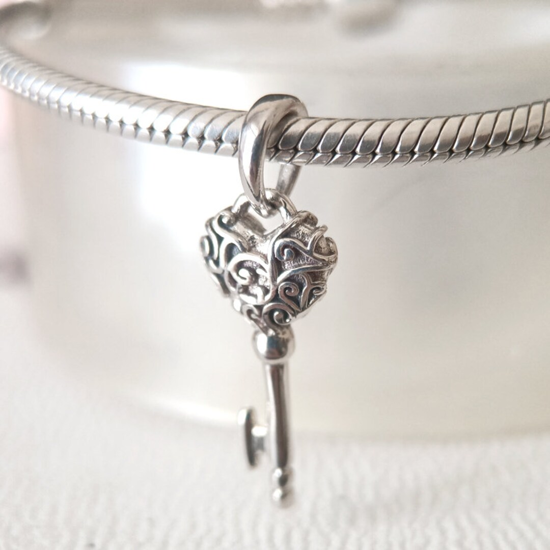 Regal key necklace pandora deals