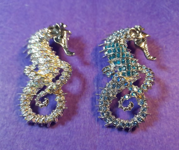 Seahorse Brooch Pins High-grade Rhinestones Brooches Classic Jewelry Accessories Available in 2 Styles. 1 Piece, In a gift bag