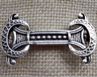 Viking Brooch: Retro Penannular Shawl Clasp - Celtic Pin