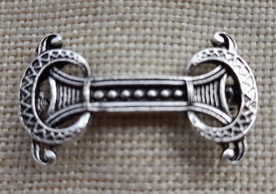 Viking Retro Brooch - Penannular Shoulder Shawl Scarf Clasp - Cloak Pin - Medieval Viking Metal Pin Badge - Handy Gift