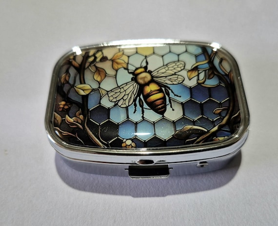 Colored Medicine Metal Container, Travel Cases, Jewelry Organizers, Small pill medicine box. One piece