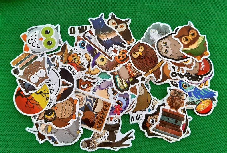 100 Pièces Halloween Doodle Autocollants Cadeau Amusant Autocollants Anime DIY Stickers Imperméables Cool Autocollants PVC pour Ordinateur Portable Scrapbook Décorations De Fête D'halloween