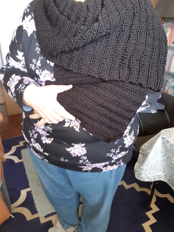 Shawl, hand made in Crochet, blackcolour, acrylic yarn, so warm! 158 X 35 size