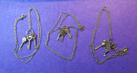 Necklace with 3 Key Pendant, Medieval Style, Bronze alloy metal, 60cm long chain, Assorted key pendants, 1 piece, in gift bags