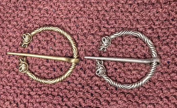 Viking Tiger Head Brooch Cloak Shawl Buckle Clasp Pin Clothing Accessory Ancient Bronze/Silver Color Pin Nordic Brooch Cloak button 1 piece