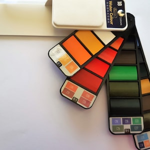 Superior Collapsible 18/42 Color Solid Watercolor Set