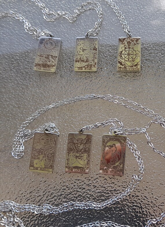 Stainless Steel Classic Tarot Cards Pendant Necklace Silver Colour Major Arcana Divination Tarot Card Necklaces, beautiful Gift, 1 piece