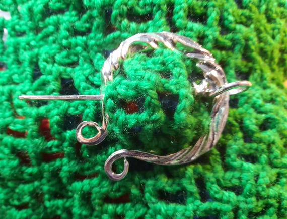 Viking Retro Brooch Penannular Shoulder - Shawl Scarf Clasp - Cloak Pin -  Medieval Viking Metal Pin Badge - 3 designs to choose from