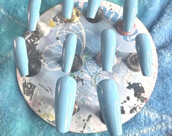 Cloudy Blue Press On Nails