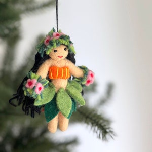 Filz Hula Girl Ornament, Hawaiianische Hula Girl Figur, Hula Tänzerin, biologisch abbaubares Ornament, Baumschmuck, Weihnachtsdekoration
