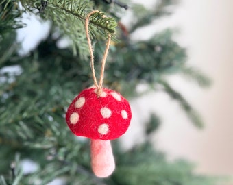 Felt Red Mushroom Ornament with jute thread attached, Toadstool Mushroom, Mini Mushroom, Felt Christmas Ornament, Photo Props