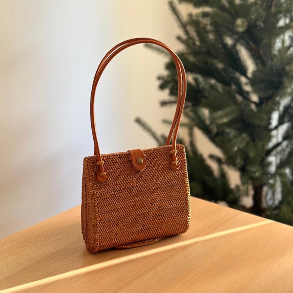 Handtas van Bali-rotan, okselkoppeling, echt leren band, handgemaakte ata-tas, enveloptas