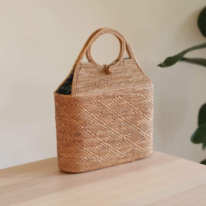 Bali Rattan Handbag - Malboro
