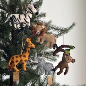 サファリ動物クリスマスオーナメントセット、フェルトキリン、ゾウ、シマウマ、生分解性オーナメント、Ganapati Crafts のサファリ動物オーナメント
