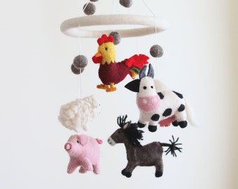 Farm Animal Baby Mobile, Barnyard Mobile, Nursery Decor, Baby Shower's Gift, Felt Cow, Felt Rooster, Felt Sheep, Felt Pig