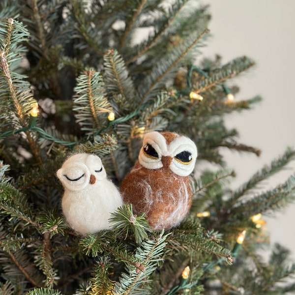 Needle Felted Owl Christmas Ornament, Harry Potter Owl, Snow Owl, Biodegradable ornament, Tree Hanging Decorations, Barn Owl Ornament