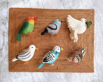 ブルーのセキセイインコのフェルトオーナメント – 手作りウール