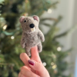 Beaver Finger Puppet | Needle Felted Finger Puppet, Waldorf Toy, Speech Therapy Aid, Pretend Play