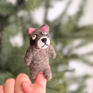 Racoon Felt Finger Puppet, Forest Animal Needle Felted Finger Puppet, Waldorf Toy, Speech Therapy Aid, Pretend Play, Story Telling For Kids