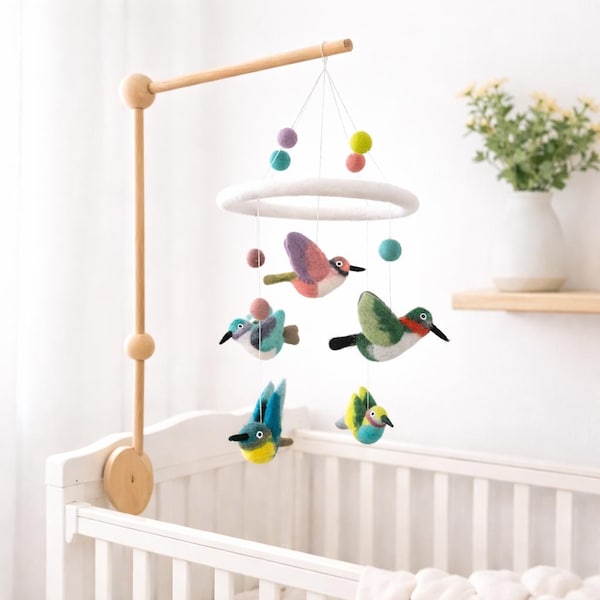 Móvil de colibrí de fieltro para bebé, ideal para decorar la habitación de un bebé, regalo para baby shower o para amantes de las aves.