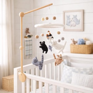 Felt Cat Baby Mobile For Nursery Decor, Baby Shower's Gift, Gift for Cat Lovers, Gift for Mom