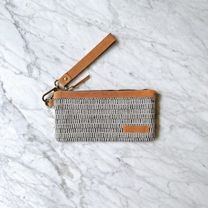 Portefeuille pour téléphone tissé à la main avec bracelet en daim, sac à main bohème, sac de style urbain, sac équitable, cadeaux pour maman