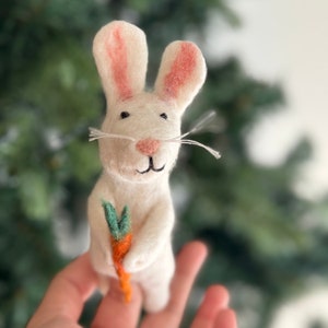 Felt Bunny Finger Puppet, Holding a Carrot, New Born Photo Prop, Biodegradable Ornaments, , Mother's Day Gift