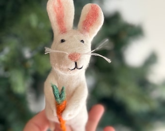 Felt Bunny Finger Puppet, Holding a Carrot, New Born Photo Prop, Biodegradable Ornaments, Easter Decorations