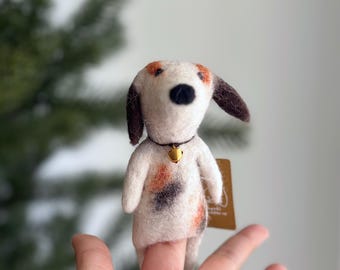 Calico Dog Finger Puppet - Handcrafted Wool Dog Toy - Nature-Inspired Play - Educational Storytelling - Unique Gift Idea