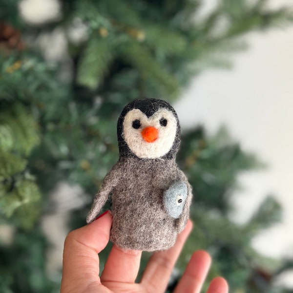 Felt Penguin Finger Puppet, Penguin Holding Fish, Ocean-Themed Cuddle Toy, Newborn Photo Prop, Under The Sea Animal Pretend Play