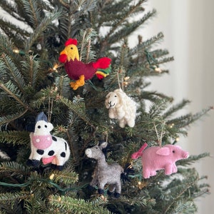 Felt Milk Cow Ornament with Hemp string attached, Felt Christmas Ornament, Biodegradable, Farm animal ornament image 4