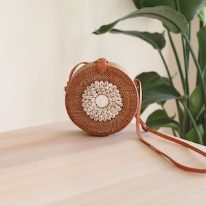 Round Rattan Bag with Seashell Embellishment, wicker bag, straw bag, leather crossbody bag, handmade in Bali