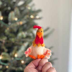 Felt White Chicken Finger Puppet, Felt Rooster, Felt Hen, Wool Felt Toy, Nature-Inspired Play, Storytelling Props, New Born Photo Props image 1