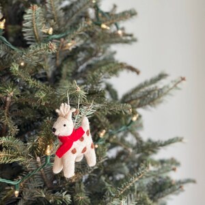 Filz Rentier Ornament, Nadelgefilzte Baumschmuck, Reißverschluss Anhänger, Fair Trade Ornament, Einzigartiges Weihnachtsgeschenk Bild 2